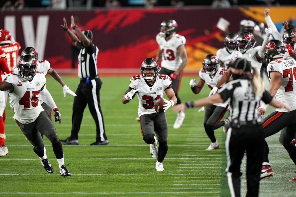 Chiefs Buccaneers Super Bowl Football